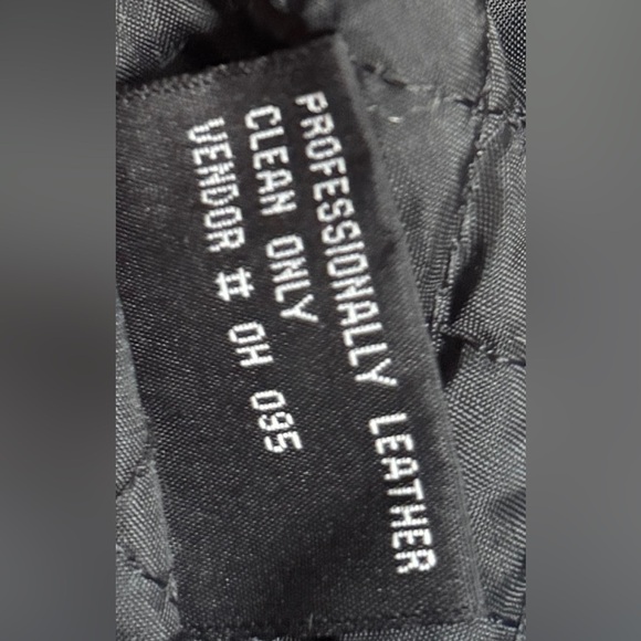 Winlet Size Medium Black Leather Belted Jacket - Picture 6 of 9